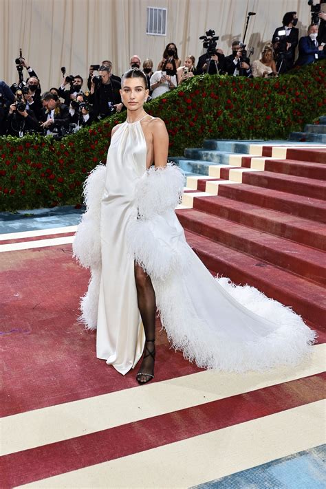 2022 met gala hailey bieber.